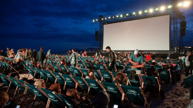 Des spectateurs au Festival de Cannes 2018.